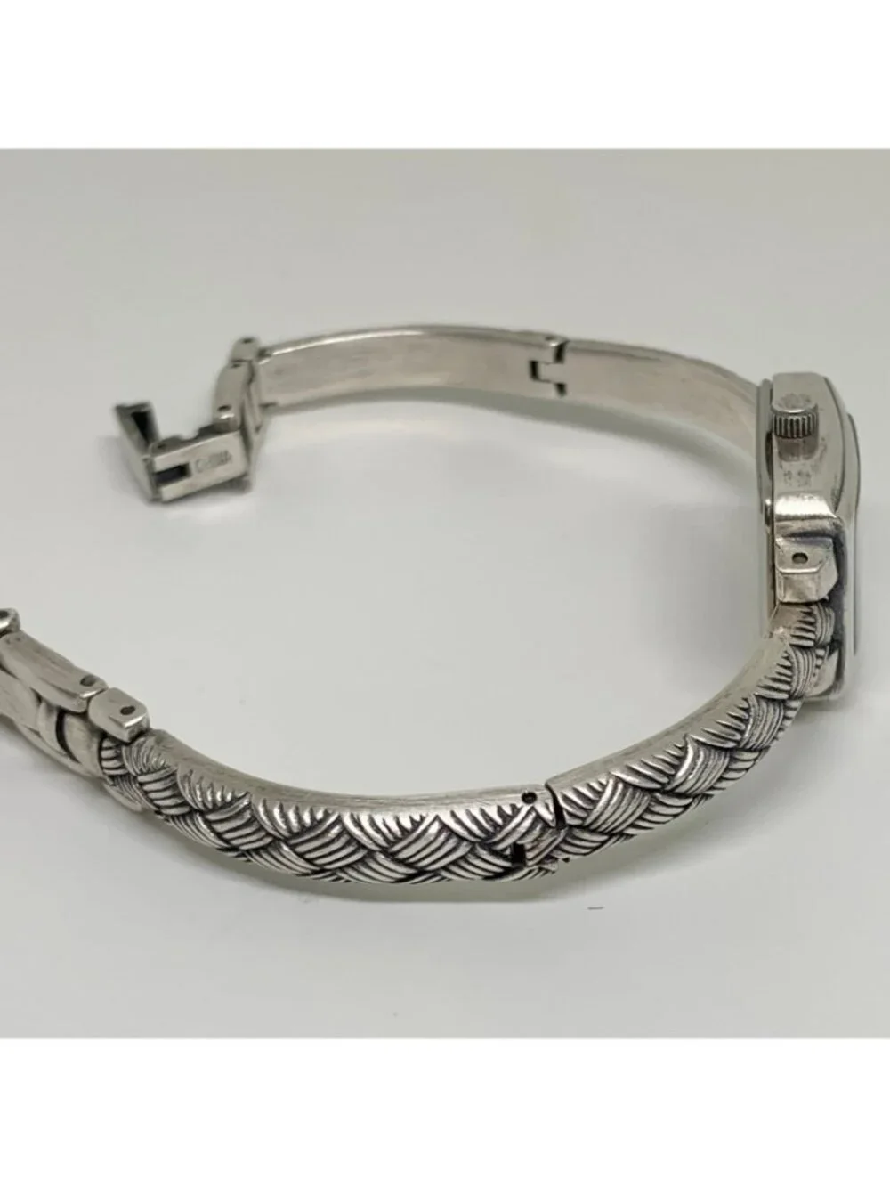 Vintage silver tone women’s watch 18mm quartz white dial 6.5”-7” running